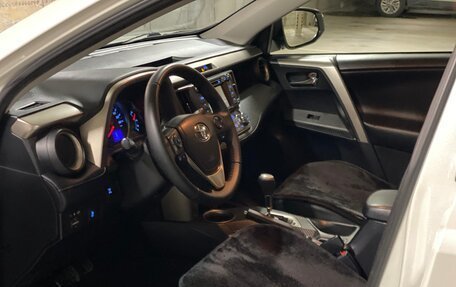 Toyota RAV4, 2015 год, 2 050 000 рублей, 11 фотография