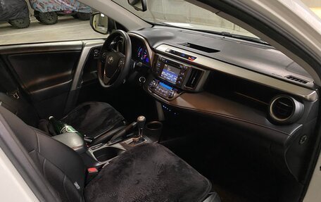 Toyota RAV4, 2015 год, 2 050 000 рублей, 15 фотография