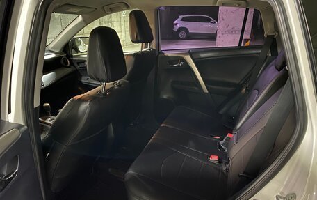 Toyota RAV4, 2015 год, 2 050 000 рублей, 14 фотография