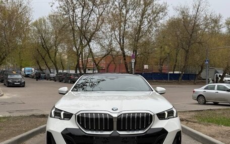 BMW 5 серия, 2023 год, 6 460 000 рублей, 3 фотография