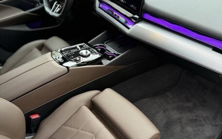 BMW 5 серия, 2023 год, 6 460 000 рублей, 13 фотография