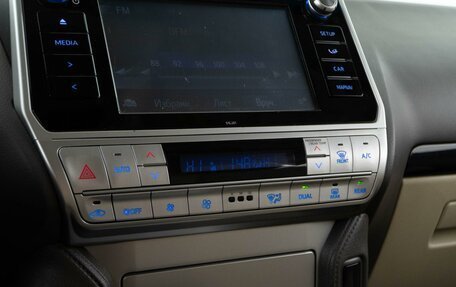 Toyota Land Cruiser Prado 150 рестайлинг 2, 2020 год, 6 099 050 рублей, 18 фотография