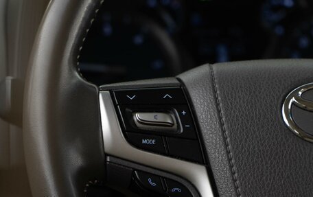 Toyota Land Cruiser Prado 150 рестайлинг 2, 2020 год, 6 099 050 рублей, 14 фотография