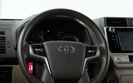 Toyota Land Cruiser Prado 150 рестайлинг 2, 2020 год, 6 099 050 рублей, 13 фотография