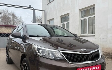 KIA Rio III рестайлинг, 2016 год, 930 000 рублей, 2 фотография