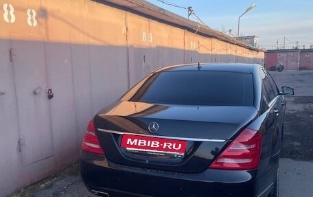 Mercedes-Benz S-Класс, 2011 год, 1 950 000 рублей, 4 фотография