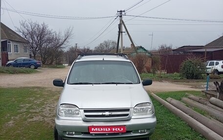 Chevrolet Niva I рестайлинг, 2003 год, 330 000 рублей, 1 фотография