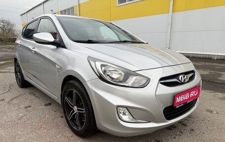 Hyundai Solaris II рестайлинг, 2012 год, 700 000 рублей, 1 фотография