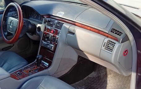 Mercedes-Benz E-Класс, 1999 год, 200 000 рублей, 8 фотография