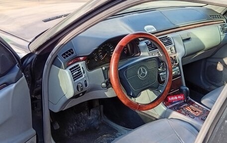 Mercedes-Benz E-Класс, 1999 год, 200 000 рублей, 7 фотография