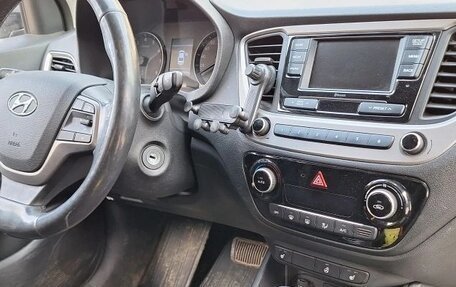 Hyundai Solaris II рестайлинг, 2018 год, 1 250 000 рублей, 8 фотография