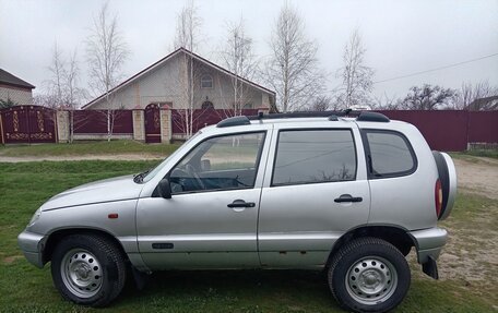 Chevrolet Niva I рестайлинг, 2003 год, 330 000 рублей, 3 фотография