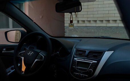 Hyundai Solaris II рестайлинг, 2011 год, 630 000 рублей, 5 фотография