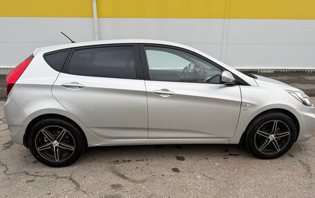 Hyundai Solaris II рестайлинг, 2012 год, 700 000 рублей, 2 фотография