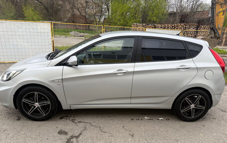 Hyundai Solaris II рестайлинг, 2012 год, 700 000 рублей, 6 фотография