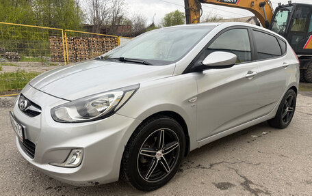 Hyundai Solaris II рестайлинг, 2012 год, 700 000 рублей, 7 фотография