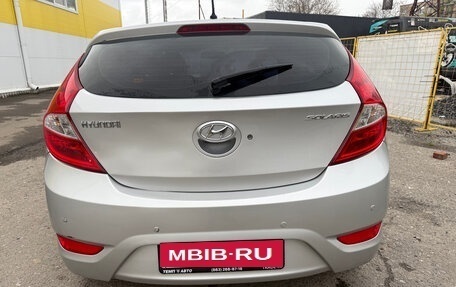 Hyundai Solaris II рестайлинг, 2012 год, 700 000 рублей, 4 фотография