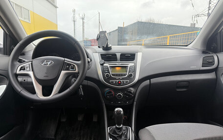 Hyundai Solaris II рестайлинг, 2012 год, 700 000 рублей, 8 фотография