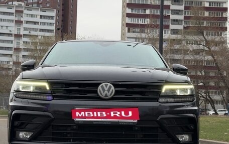 Volkswagen Tiguan II, 2019 год, 3 600 000 рублей, 2 фотография