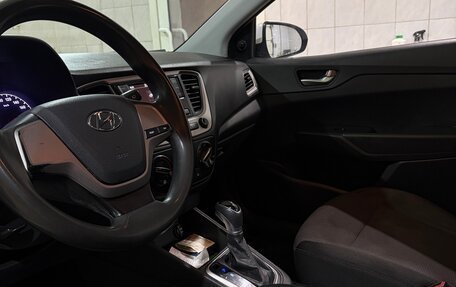 Hyundai Solaris II рестайлинг, 2019 год, 955 000 рублей, 8 фотография