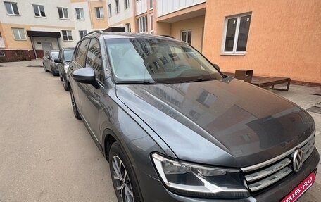Volkswagen Tiguan II, 2021 год, 2 850 000 рублей, 2 фотография