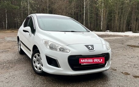 Peugeot 308 II, 2011 год, 570 000 рублей, 3 фотография