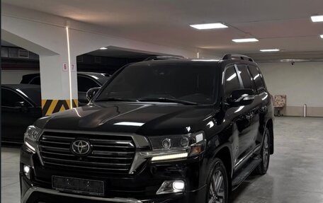 Toyota Land Cruiser 200, 2017 год, 6 250 000 рублей, 2 фотография