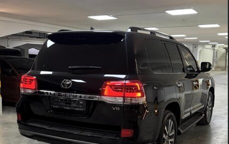 Toyota Land Cruiser 200, 2017 год, 6 250 000 рублей, 4 фотография