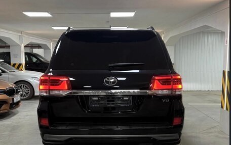 Toyota Land Cruiser 200, 2017 год, 6 250 000 рублей, 5 фотография