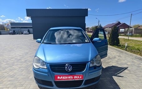 Volkswagen Polo IV рестайлинг, 2005 год, 520 000 рублей, 2 фотография