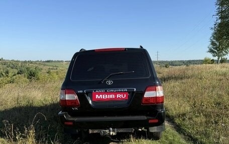 Toyota Land Cruiser 100 рестайлинг 2, 2005 год, 1 850 000 рублей, 3 фотография