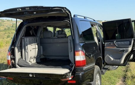 Toyota Land Cruiser 100 рестайлинг 2, 2005 год, 1 850 000 рублей, 10 фотография