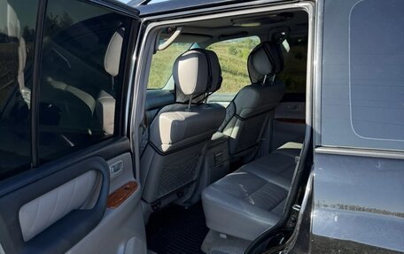 Toyota Land Cruiser 100 рестайлинг 2, 2005 год, 1 850 000 рублей, 13 фотография