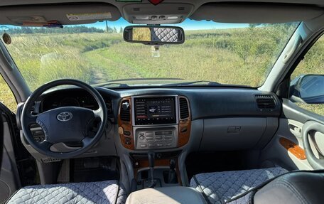 Toyota Land Cruiser 100 рестайлинг 2, 2005 год, 1 850 000 рублей, 16 фотография