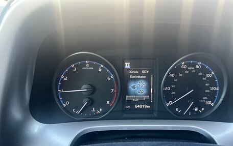 Toyota RAV4, 2017 год, 2 300 000 рублей, 7 фотография