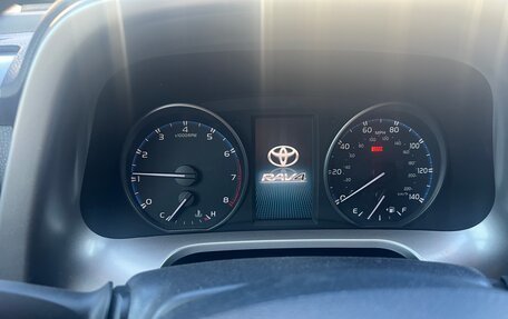 Toyota RAV4, 2017 год, 2 300 000 рублей, 13 фотография