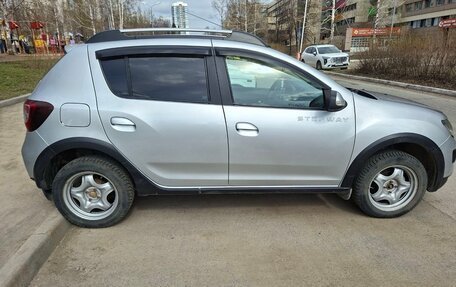 Renault Sandero II рестайлинг, 2015 год, 850 000 рублей, 2 фотография