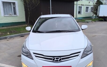 Hyundai Solaris II рестайлинг, 2015 год, 752 000 рублей, 2 фотография