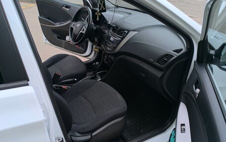 Hyundai Solaris II рестайлинг, 2015 год, 752 000 рублей, 9 фотография