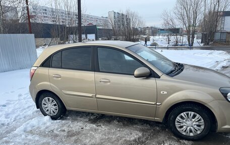 KIA Rio II, 2011 год, 650 000 рублей, 3 фотография