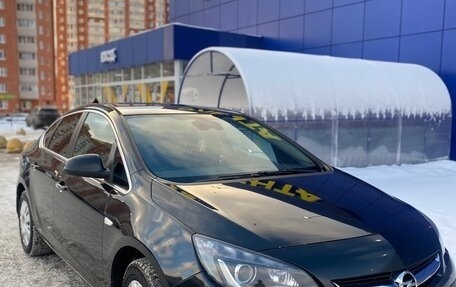 Opel Astra J, 2013 год, 800 000 рублей, 2 фотография