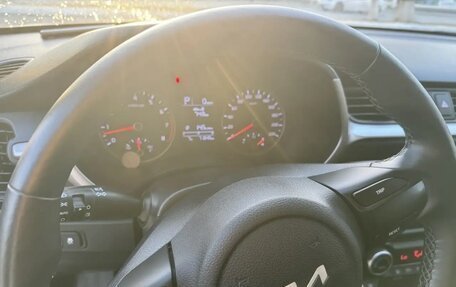 KIA Rio IV, 2021 год, 1 760 000 рублей, 14 фотография