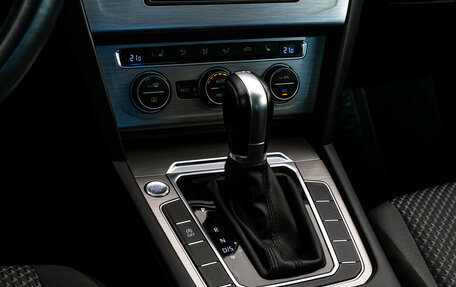 Volkswagen Passat B8 рестайлинг, 2016 год, 1 699 000 рублей, 14 фотография