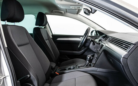 Volkswagen Passat B8 рестайлинг, 2016 год, 1 699 000 рублей, 18 фотография