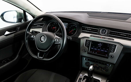 Volkswagen Passat B8 рестайлинг, 2016 год, 1 699 000 рублей, 16 фотография