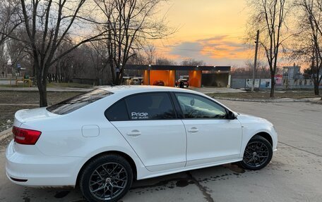 Volkswagen Jetta VI, 2015 год, 1 300 000 рублей, 3 фотография