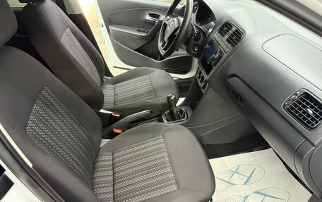 Volkswagen Polo VI (EU Market), 2015 год, 880 000 рублей, 11 фотография