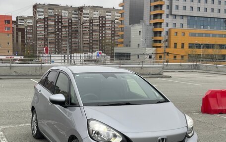 Honda Fit, 2021 год, 1 330 000 рублей, 2 фотография