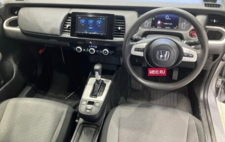 Honda Fit, 2021 год, 1 330 000 рублей, 22 фотография