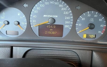 Mercedes-Benz E-Класс, 2001 год, 950 000 рублей, 6 фотография